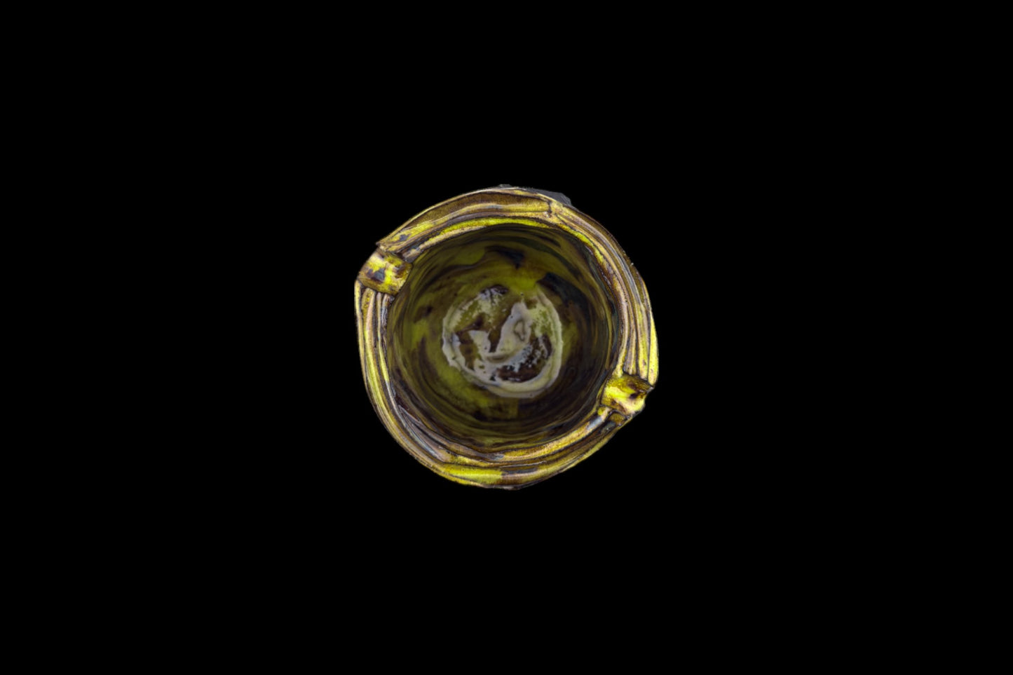 Lacerated ashtray #014