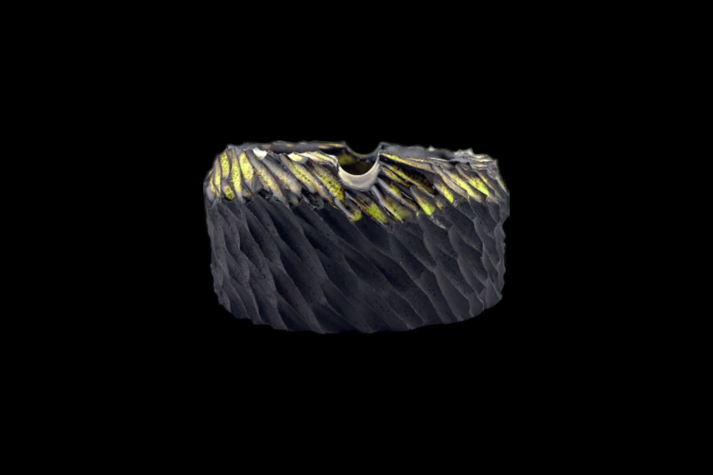 Lacerated ashtray #017