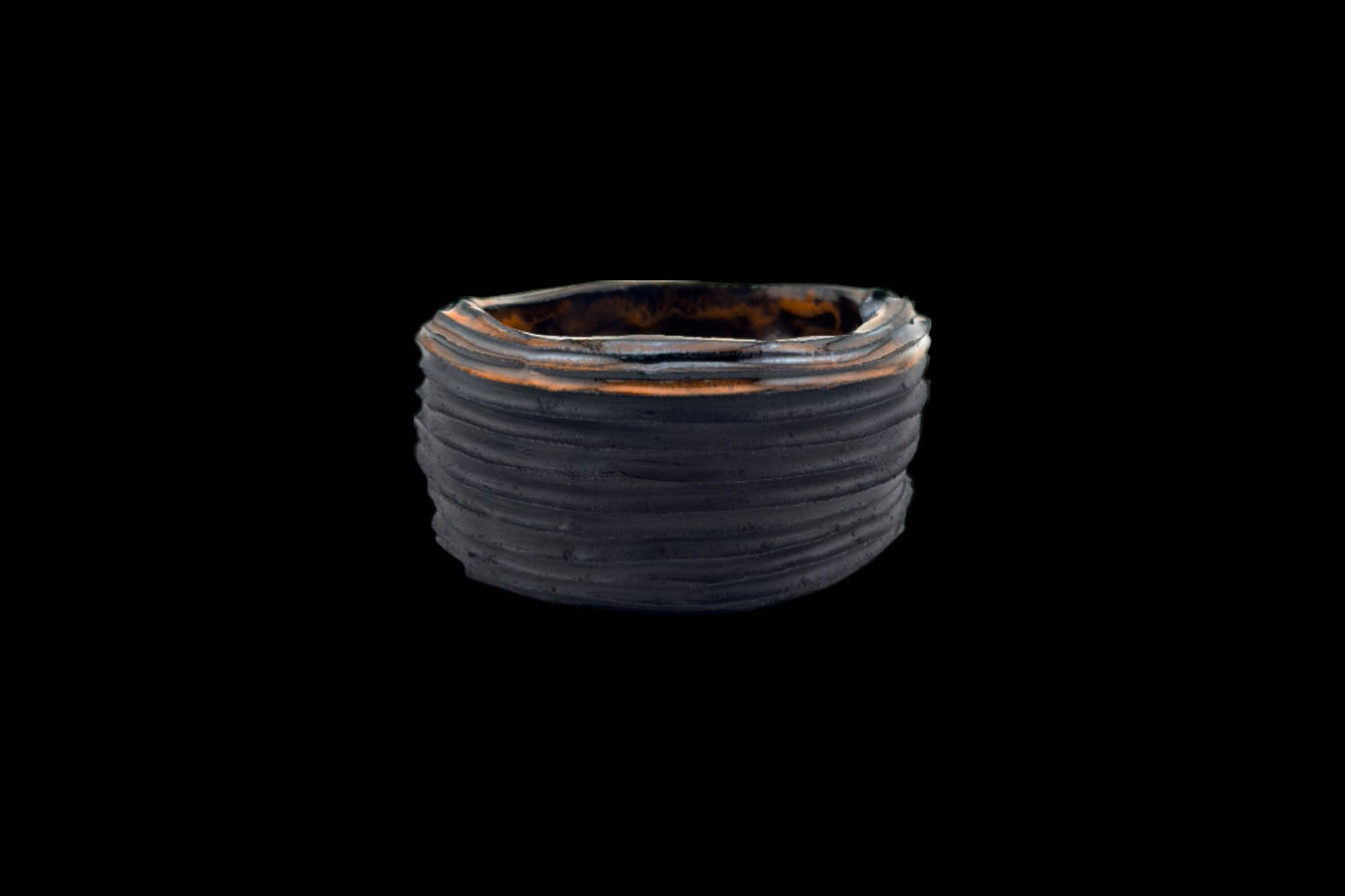 Lacerated ashtray #025