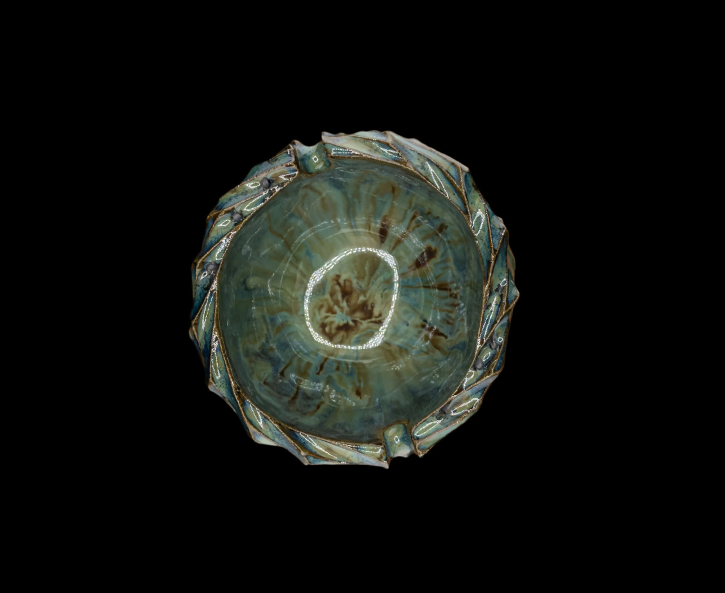 Lacerated ashtray #003