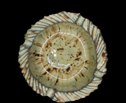 Lacerated ashtray #008